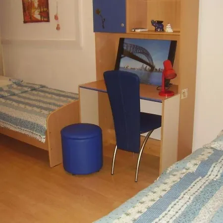 In Der Altstadt Von Gelegenes Mit Balkon By Interhome Zadar