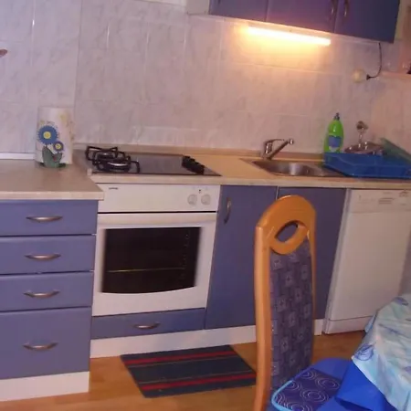 In Der Altstadt Von Gelegenes Mit Balkon By Interhome * Zadar